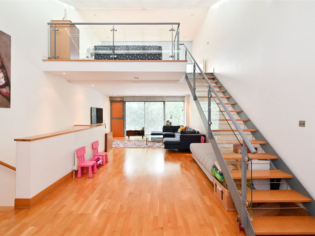 Paradise Passage, Islington, London N7