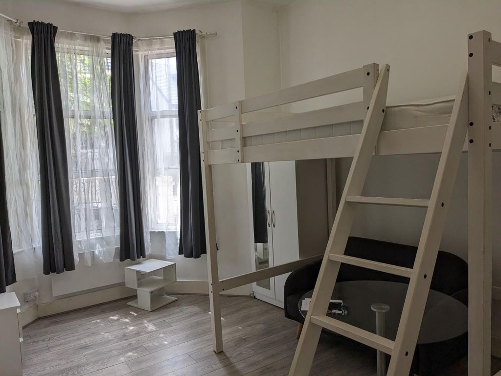Studio to rent in Tynemouth Road, London N15, £1,150 pcm Zoopla