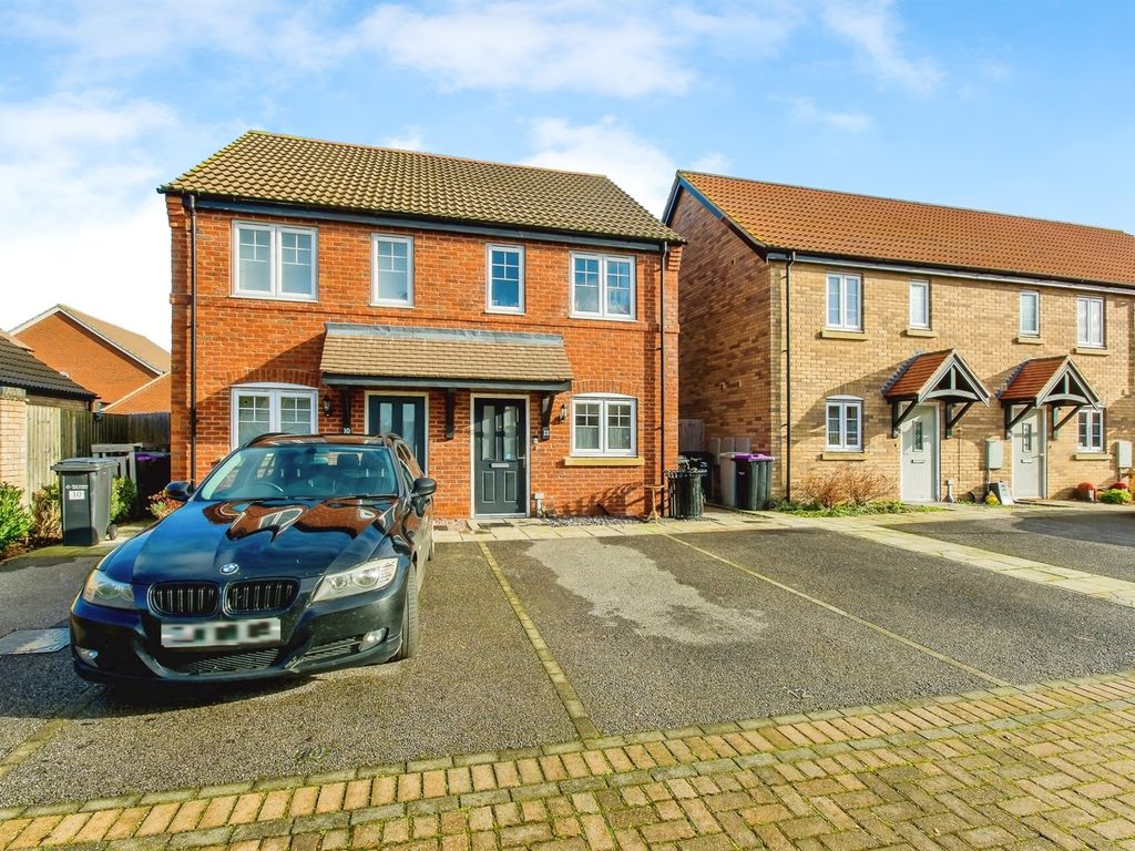 2 bed semidetached house for sale in Chadwick Way, Coningsby, Lincoln