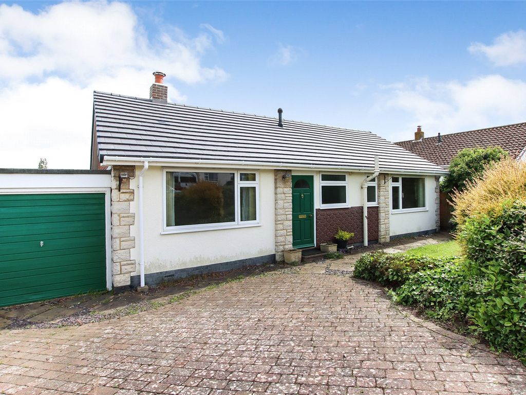 2 bed bungalow for sale in Fullerton Road, Lymington, Hampshire SO41, £