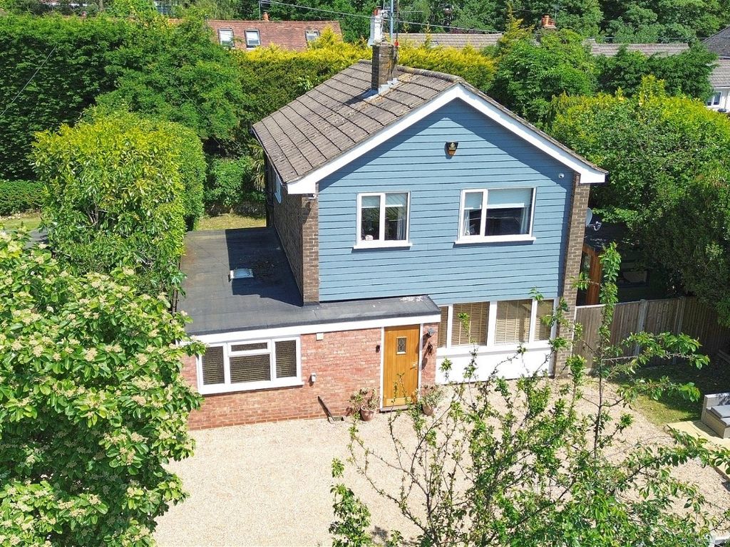 3 bed detached house for sale in Road, Farnham GU9 Zoopla