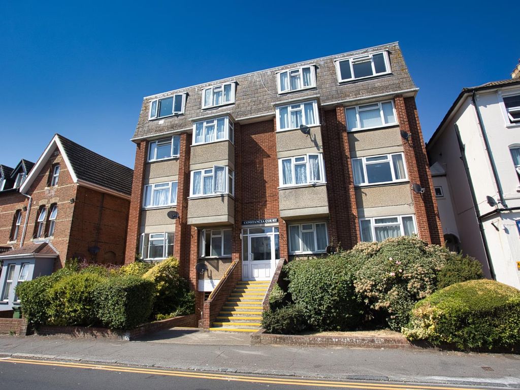 2 bed flat for sale in Cheriton Road, Folkestone CT20 Zoopla
