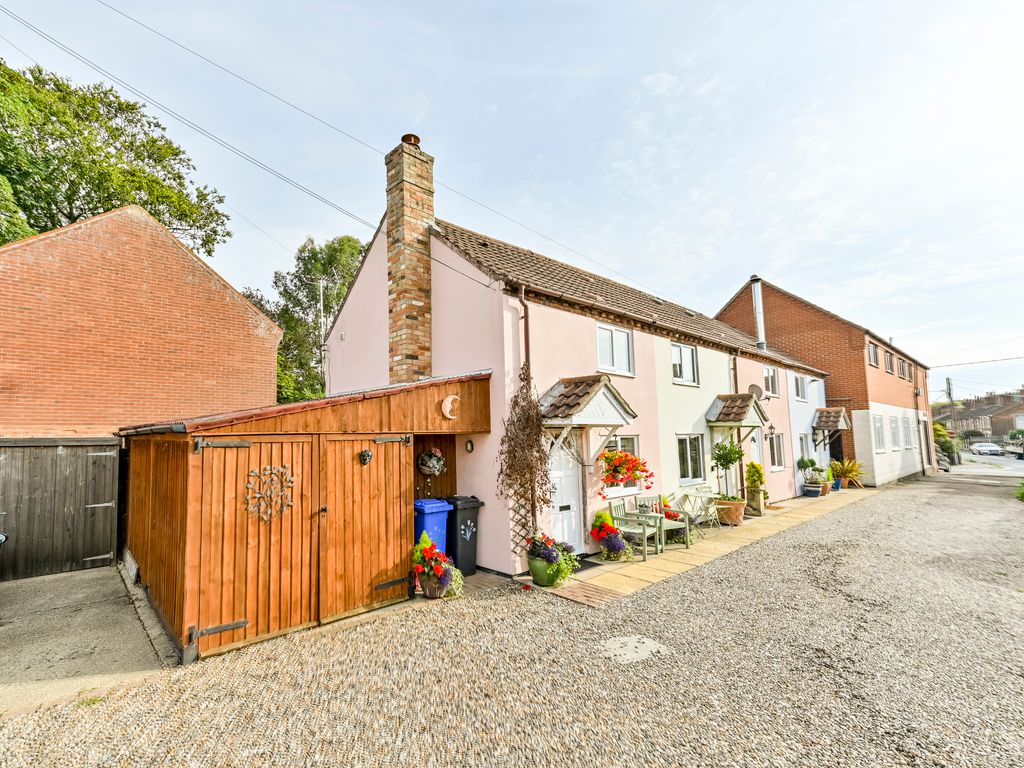 1 bed end terrace house for sale in Knights Yard, Beccles, Suffolk NR34
