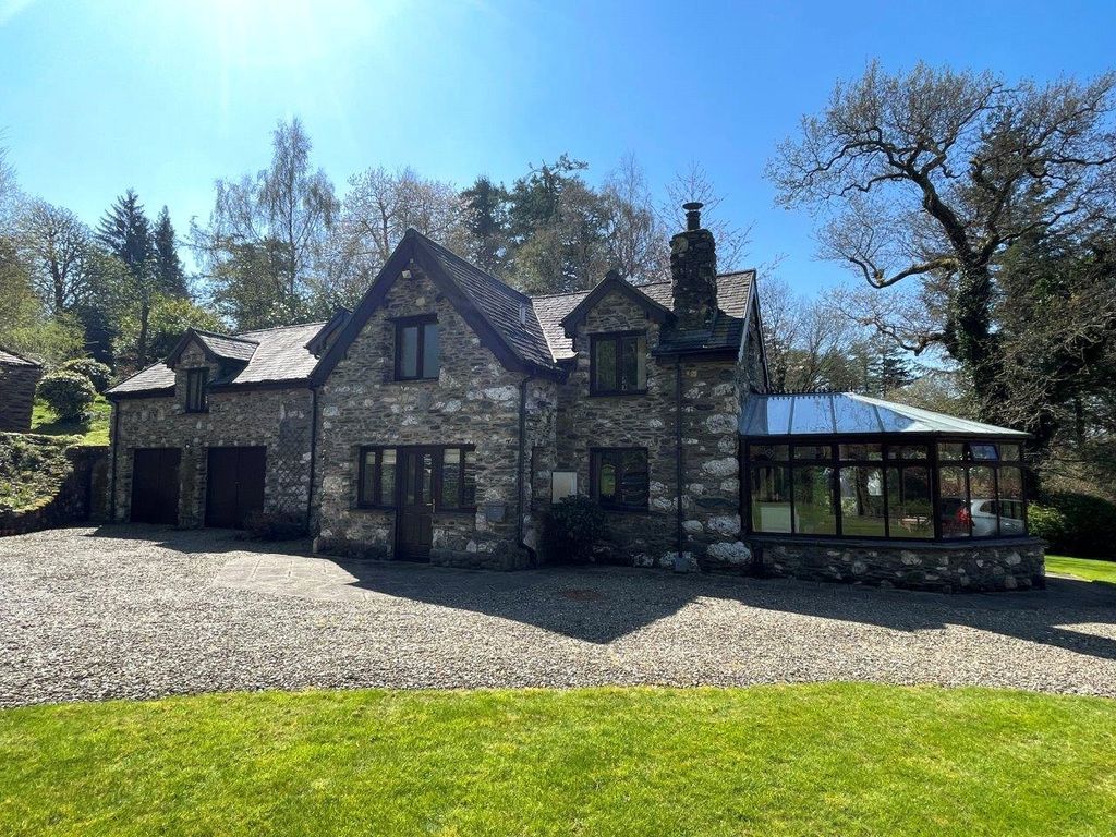 3 bed detached house for sale in Pennal, Machynlleth, Gwynedd SY20 Zoopla
