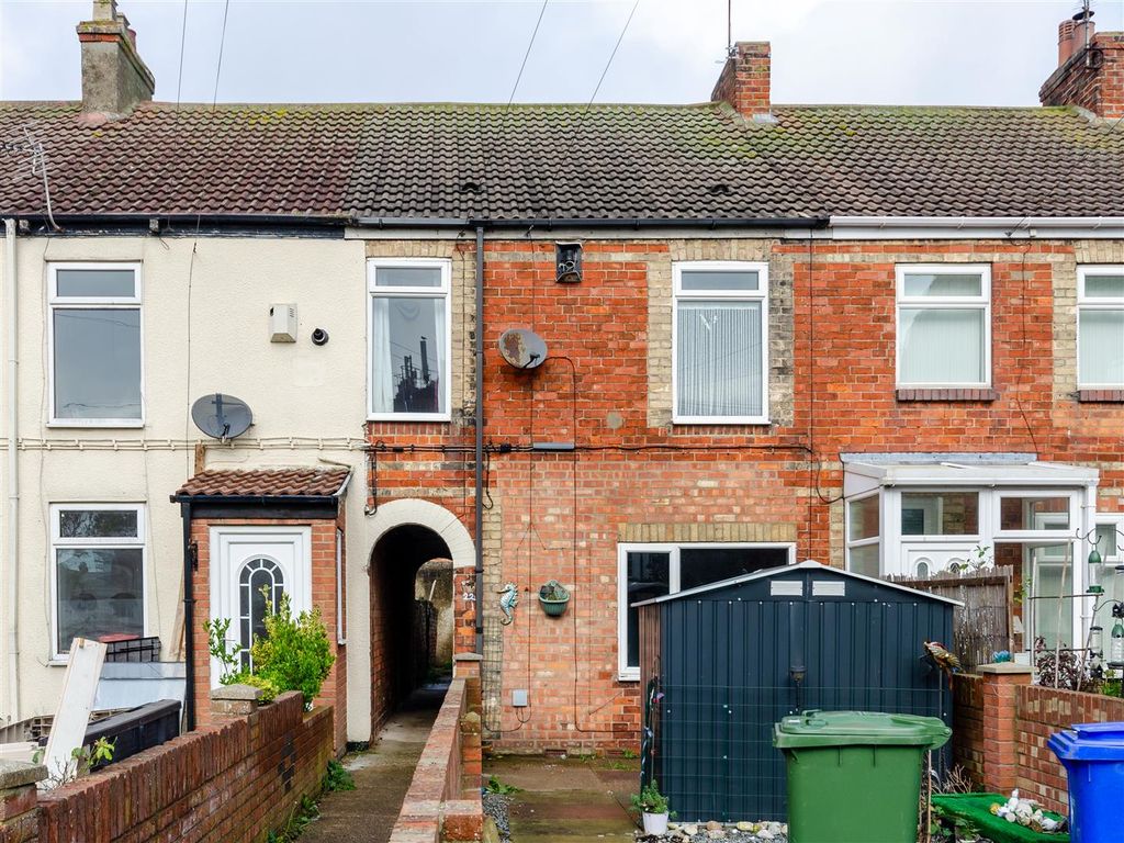 3 bed terraced house for sale in Alma Street, Withernsea HU19, £70,000