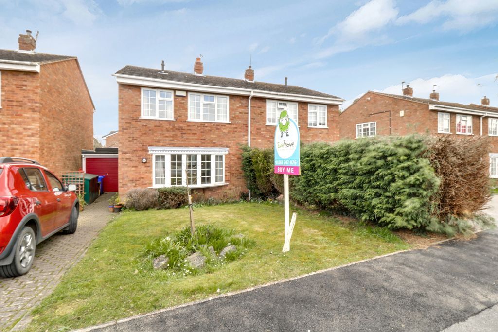 3 bed semidetached house for sale in Lovell Road, Yoxall, BurtonOn