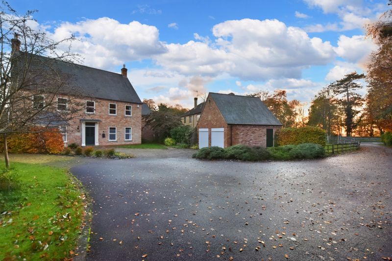 4 bed detached house for sale in Burton Road, Uphill, Lincoln LN1, £