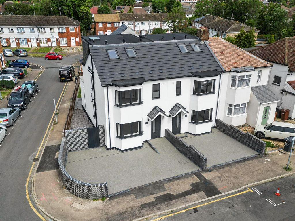 New home, 4 bed semidetached house for sale in Whitehouse Avenue