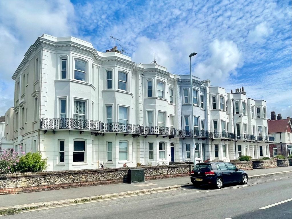 1 bed flat for sale in The Esplanade, Worthing BN11, £100,000 Zoopla