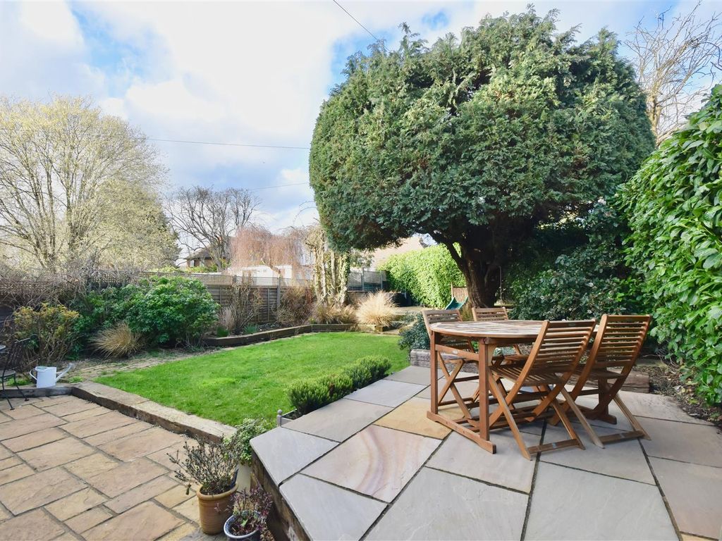 4 bed semidetached house for sale in Darcy Road, Ashtead KT21 Zoopla
