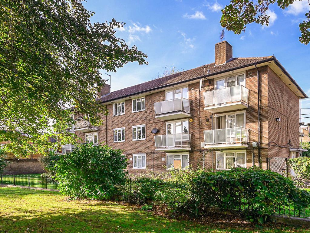 3 bed flat to rent in Fulham Palace Road, London SW6 Zoopla