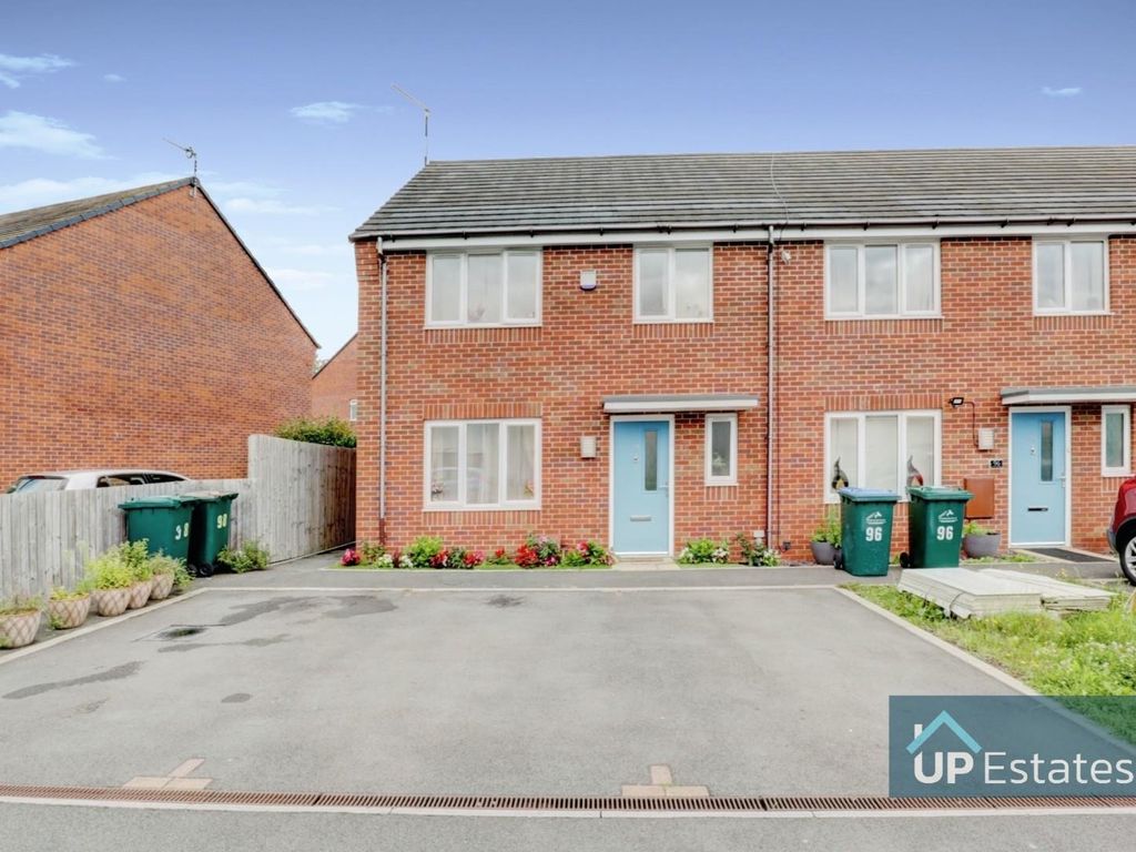 4 bed end terrace house for sale in Monkswood Crescent, Henley Green
