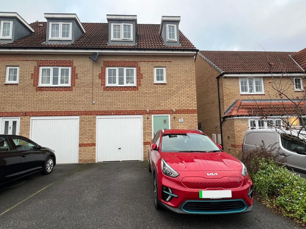 4 bed semidetached house for sale in Goodison Road, Brampton Bierlow