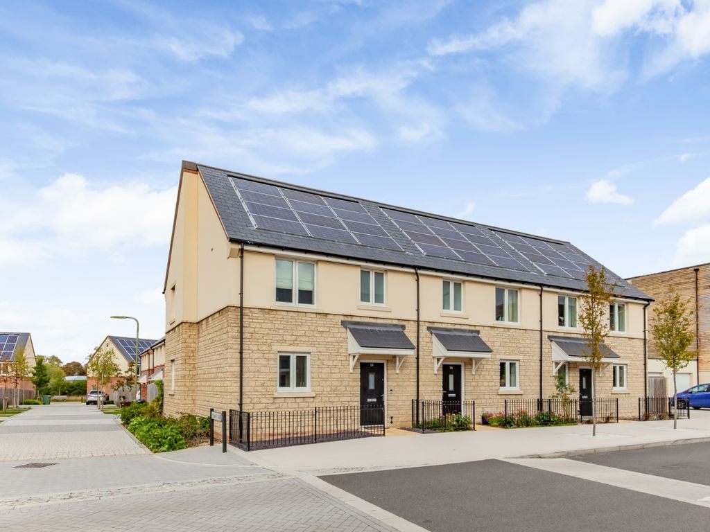 2 bed semidetached house to rent in Charlotte Avenue, Bicester OX27