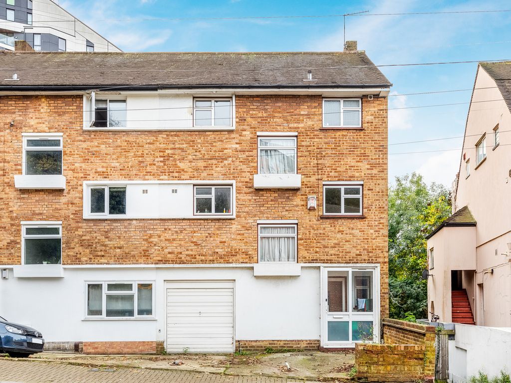4 bed semidetached house for sale in Ravensbourne Road, Bromley BR1, £