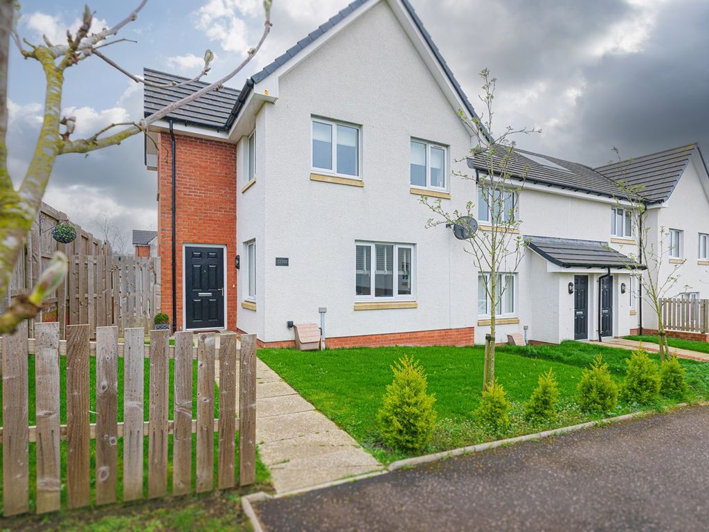 3 bed end terrace house for sale in Farm View, Hill Of Beath