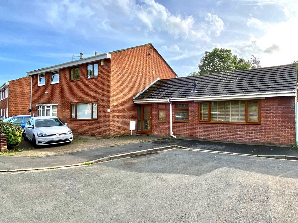 3 bed semidetached house for sale in Hawksworth Grove, Newport NP19, £