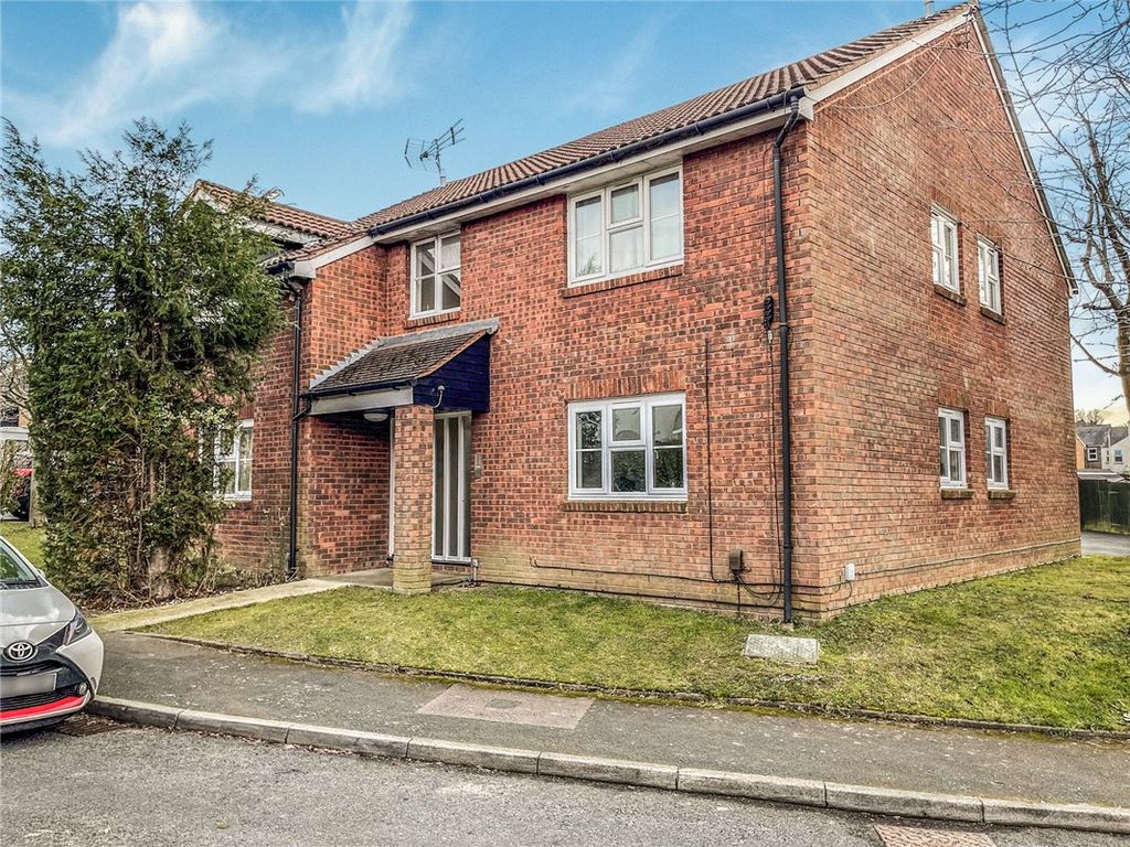 Doveney Close, Orpington BR5  