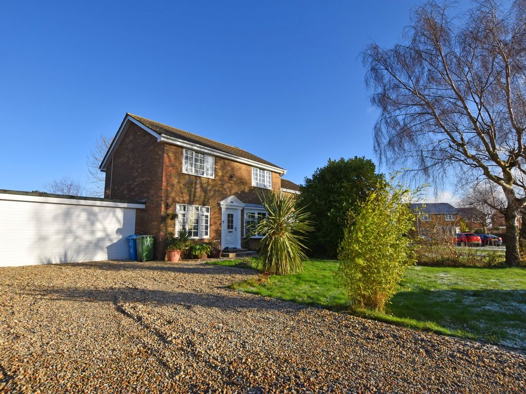 3 bed detached house for sale in Northfield Way, Scalby, Scarborough