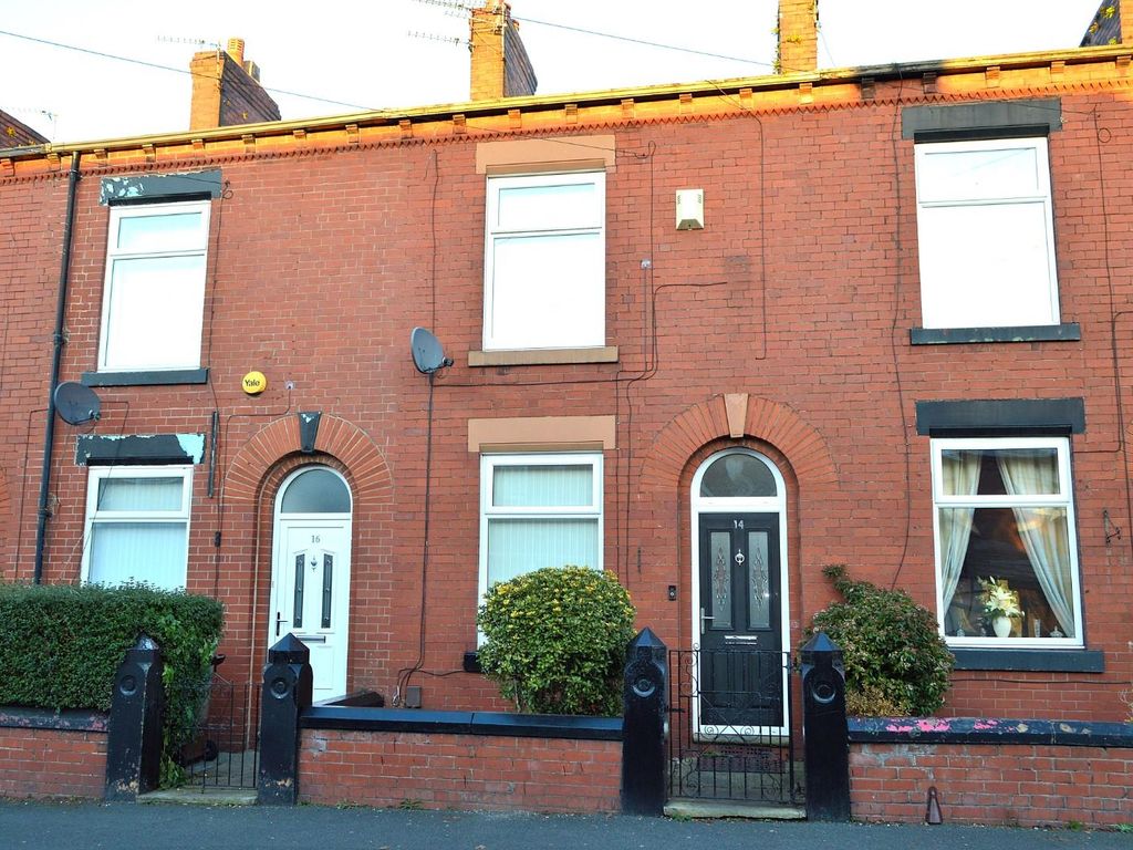 2 bed terraced house to rent in Lancaster Street, Chadderton, Oldham
