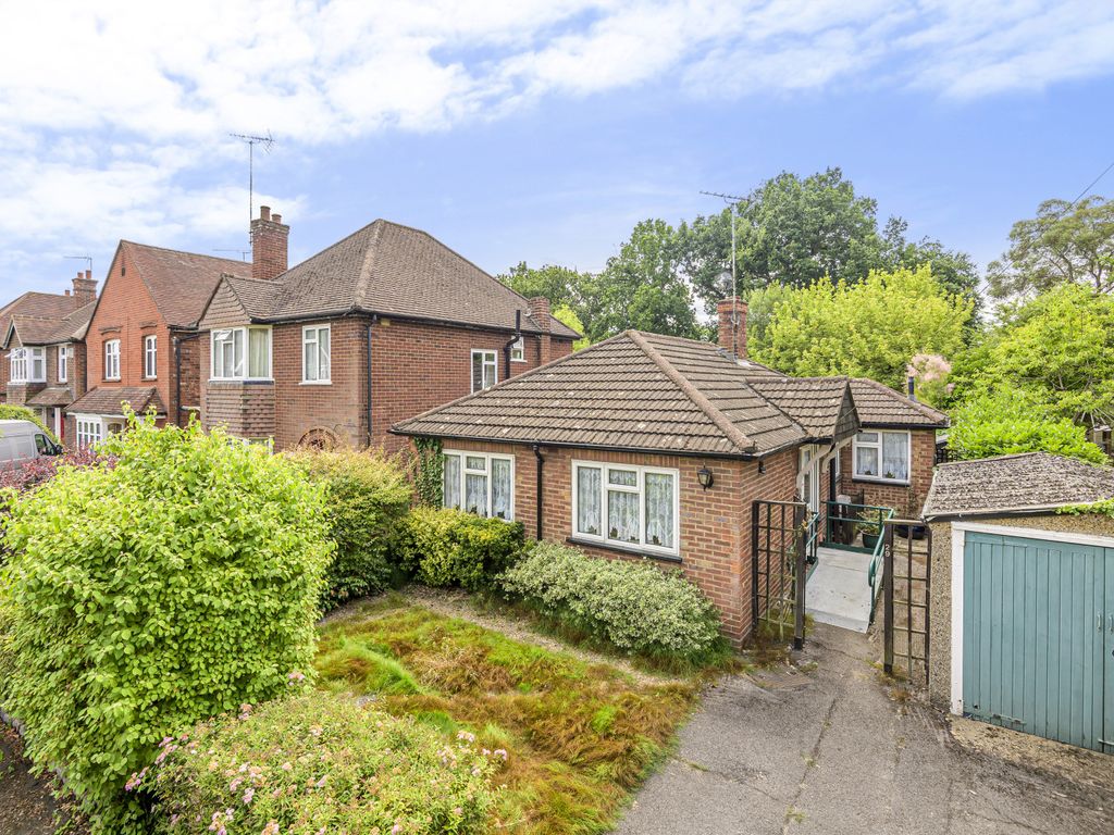 2 bed bungalow for sale in Holyoake Avenue, Horsell, Woking GU21 Zoopla