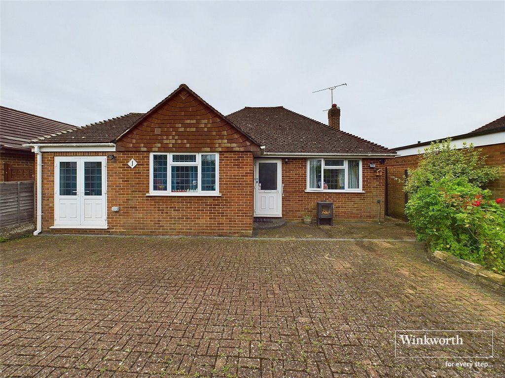 3 bed bungalow for sale in Hilbury Road, Earley, Reading, Berkshire RG6