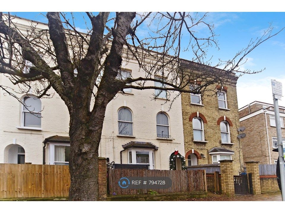 3 bed flat to rent in Hartfield Road, Wimbledon SW19, £2,950 pcm Zoopla