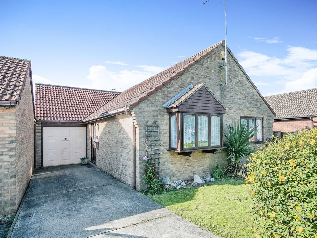 2 bed detached bungalow for sale in Woodrows Lane, ClactonOnSea CO16