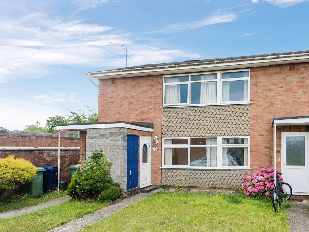 2 bed end terrace house for sale in Nursery Close, Headington, Oxford