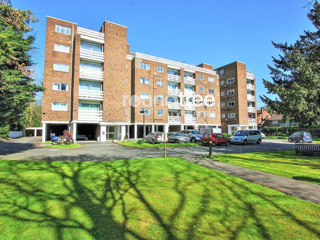 2 bed flat to rent in Claydon House, Holders Hill Road, Hendon NW4 Zoopla
