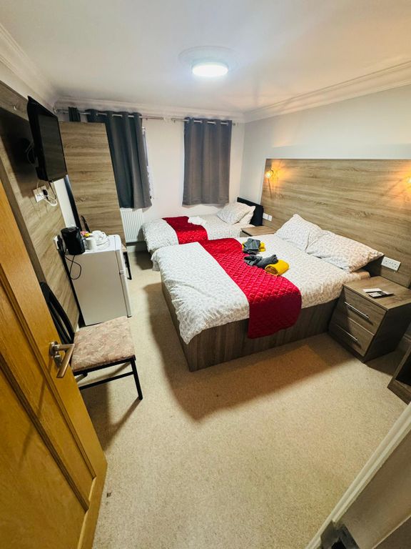 Room to rent in Cranbrook Road, Ilford IG1, £1,200 pcm Zoopla