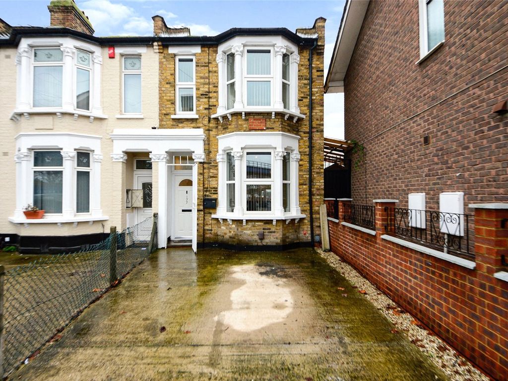 3 bed end terrace house for sale in Harrow Road, London E11 Zoopla