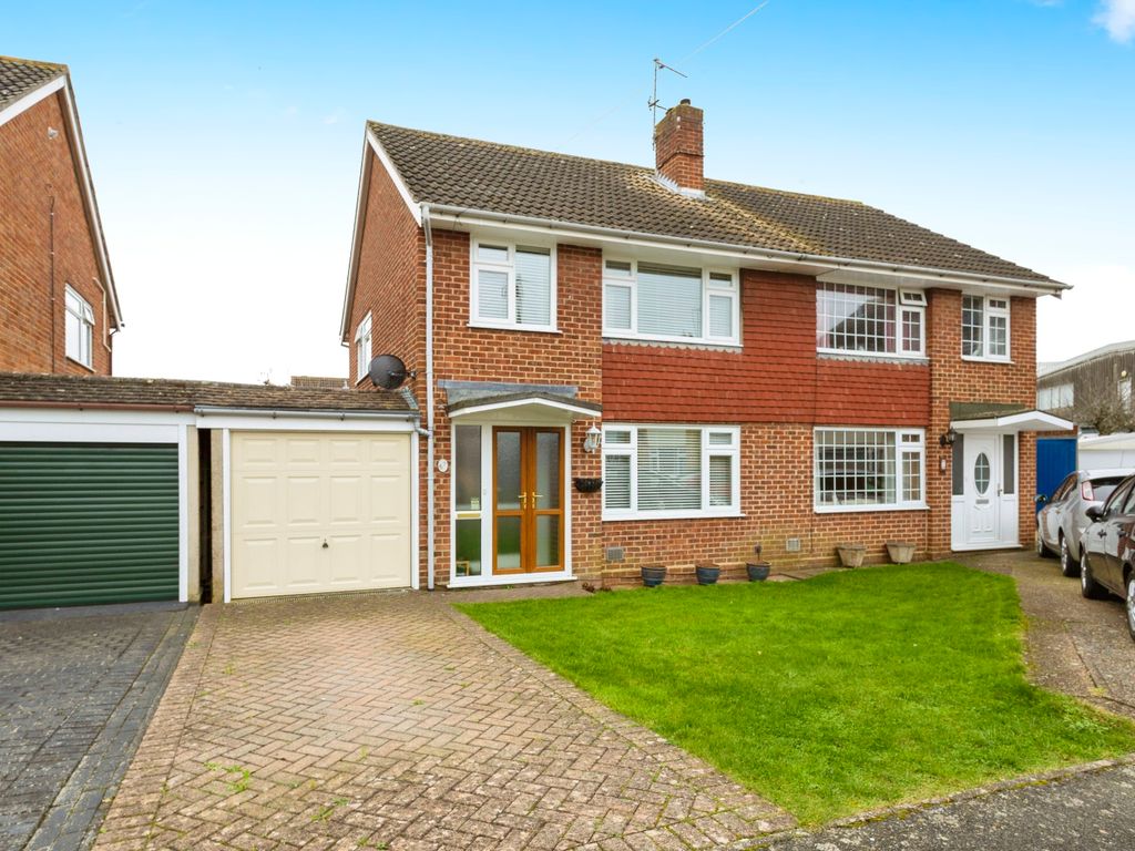 3 bed semidetached house for sale in Mountwood Road, Southbourne