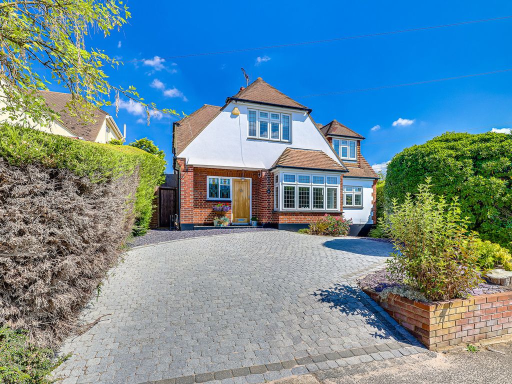 4 bed detached house for sale in Holly Tree Gardens, Rayleigh SS6 Zoopla