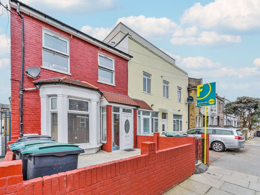5 bed end terrace house for sale in South Grove, Tottenham, London N15