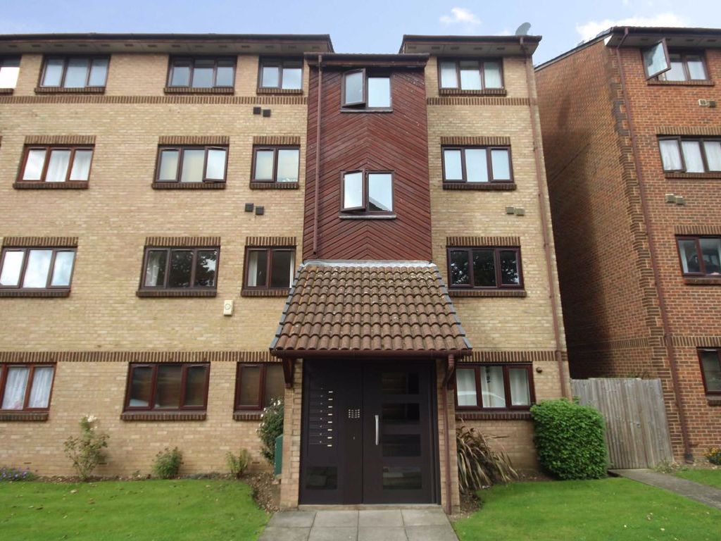 2 bed flat to rent in Wicket Road, Perivale, Greenford UB6 Zoopla