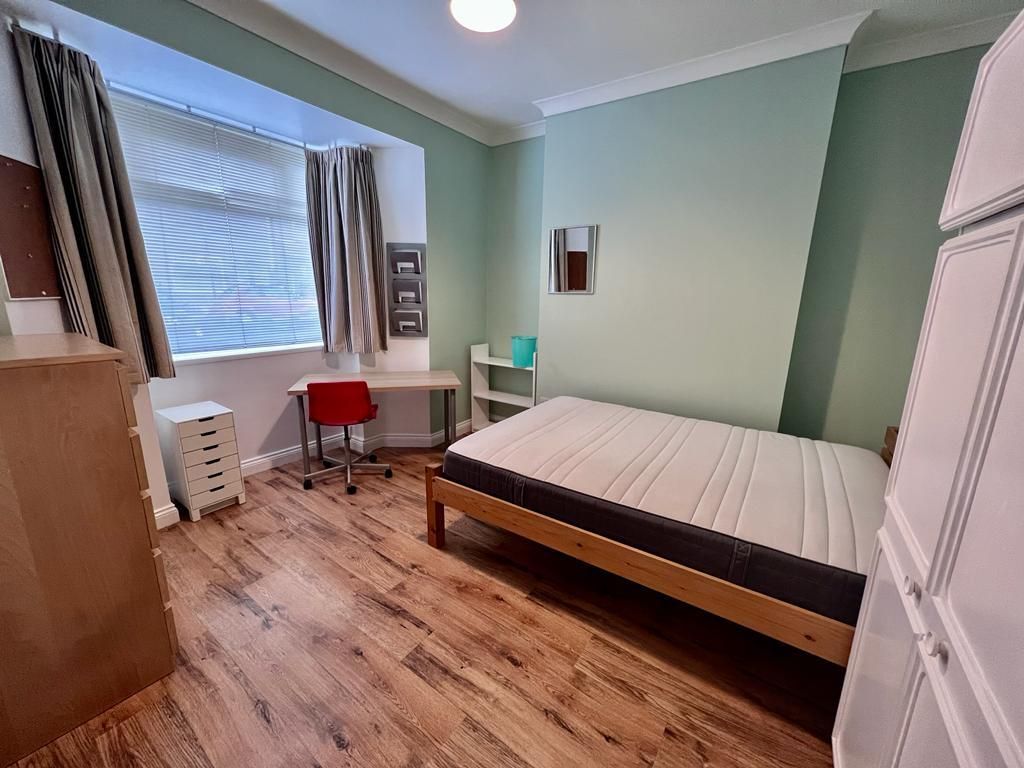 4 bed shared to rent in St Helens Avenue, Swansea SA1, £