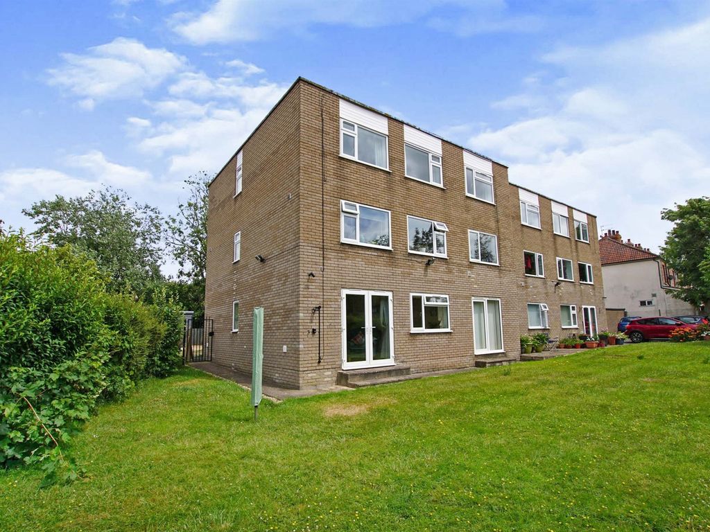 2 bed flat for sale in Wrenbert Road, Downend, Bristol BS16 Zoopla
