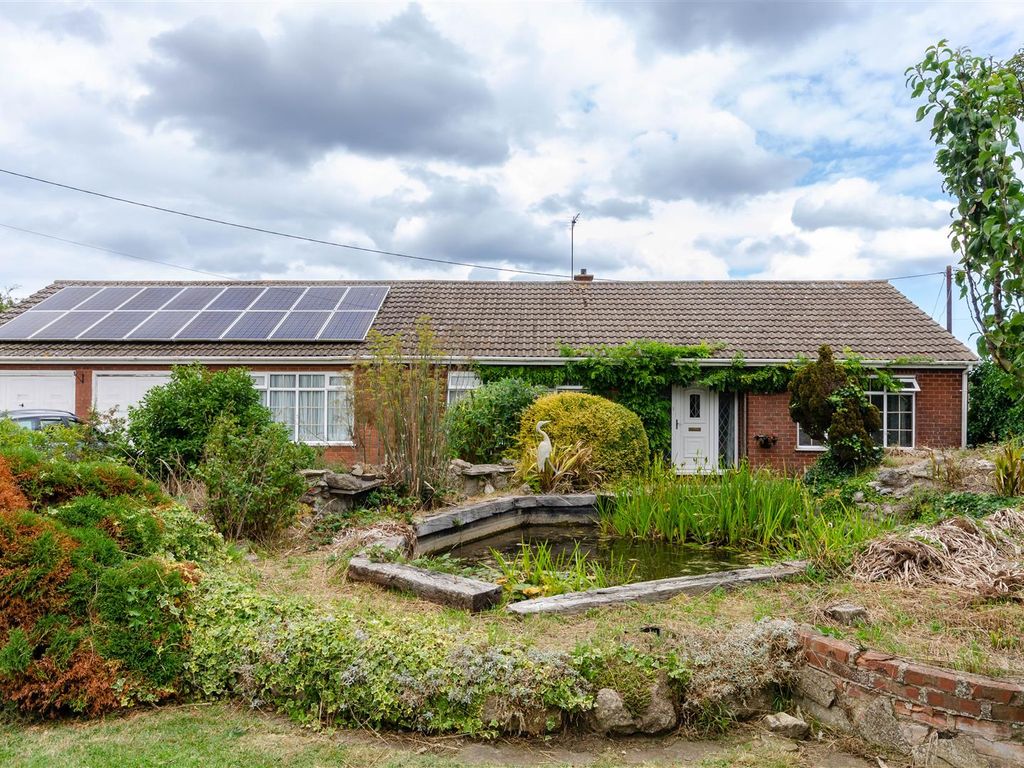 4 bed detached bungalow for sale in Patrington Road, Hollym, Withernsea