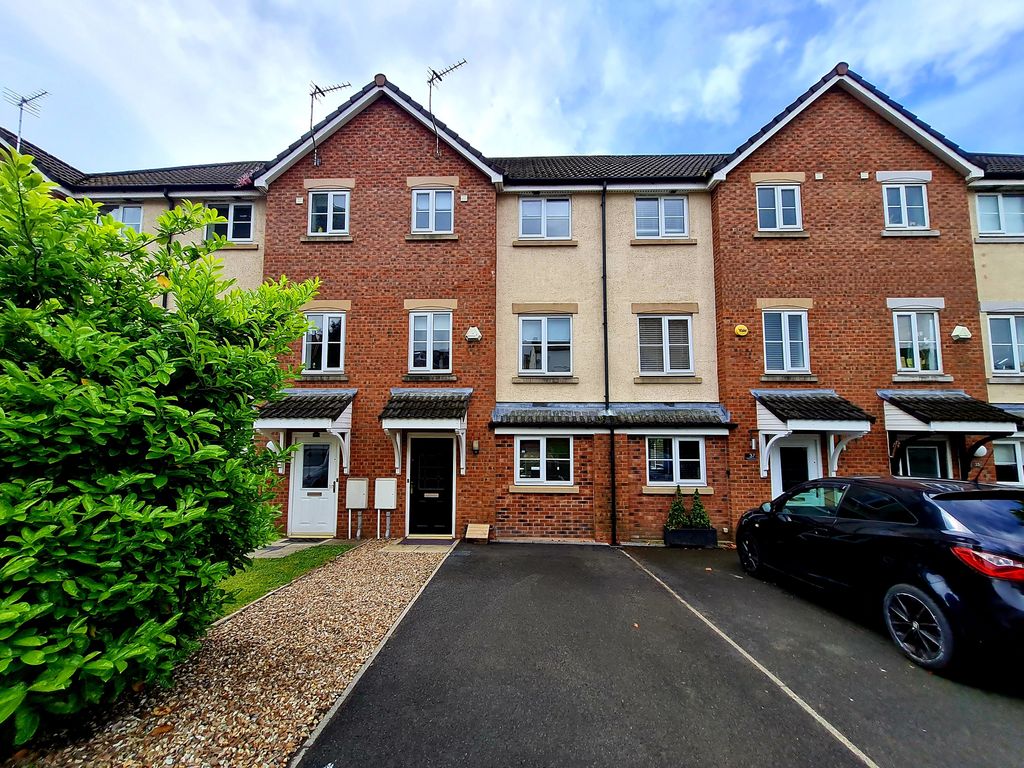 3 bed town house to rent in Oaklands Road, Salford, Manchester M7, £