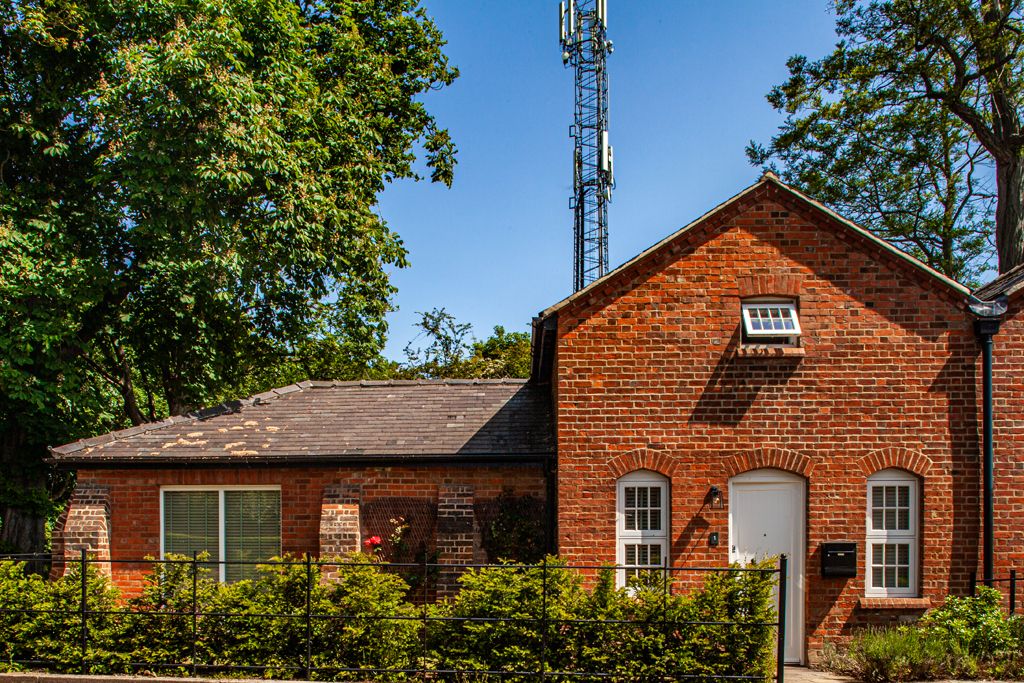 2 bed property for sale in 1 Ratcliffe Court, Cholsey OX10, £400,000