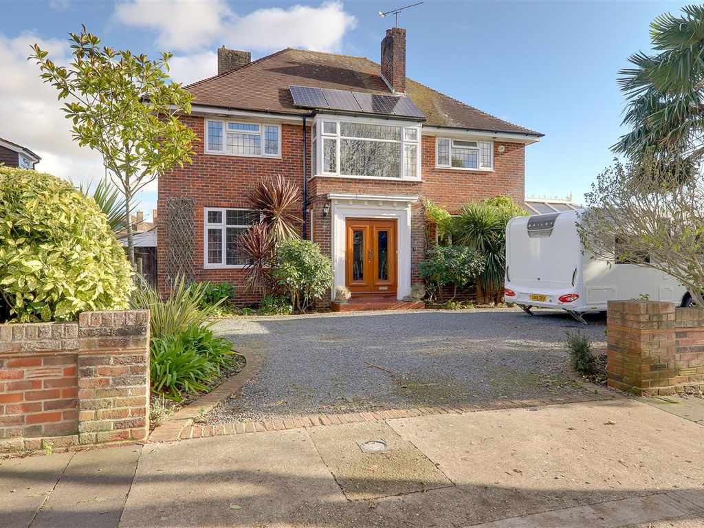 6 bed detached house for sale in Parklands Avenue, GoringBySea