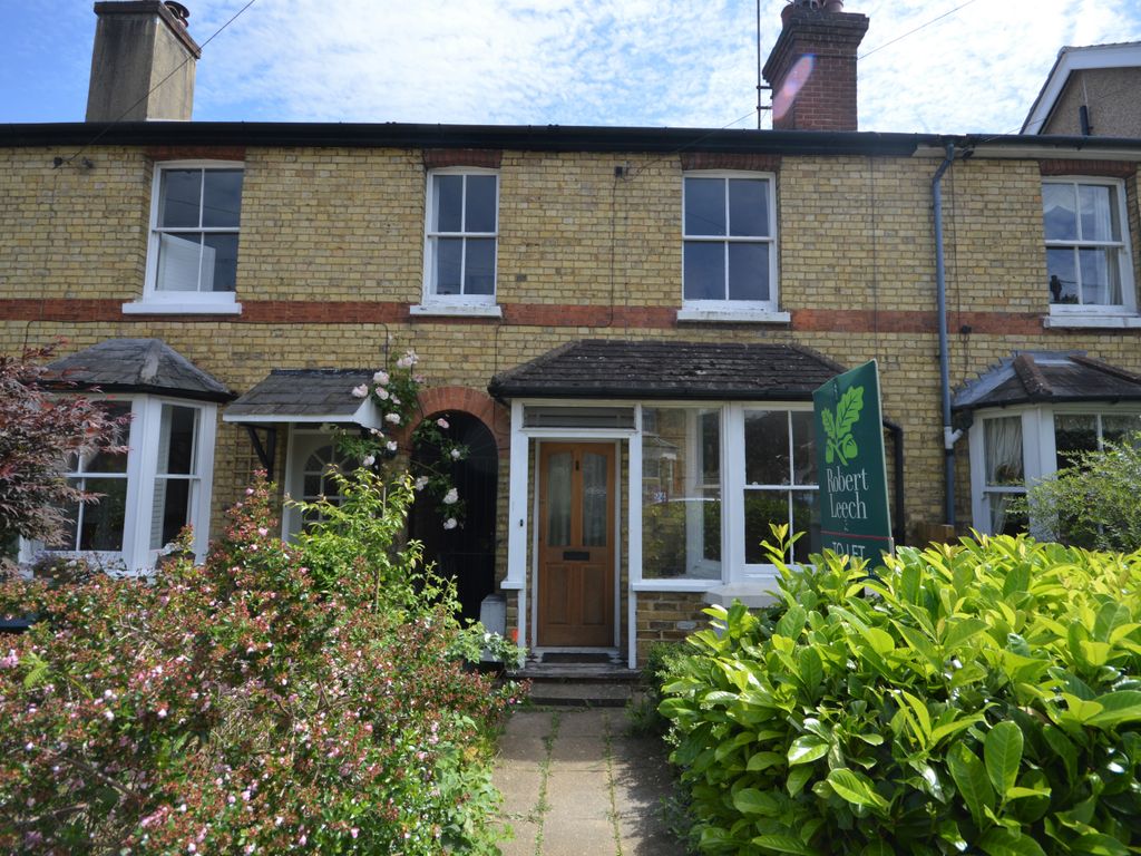 2 bed terraced house to rent in Shrewsbury Road, Redhill, Surrey RH1