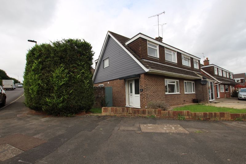 3 bed semidetached house for sale in Williams Close, Longwell Green