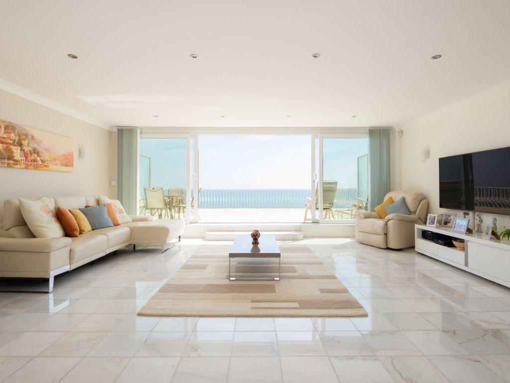 4 bed town house for sale in Radnor Cliff, Folkestone CT20, £1,000,000