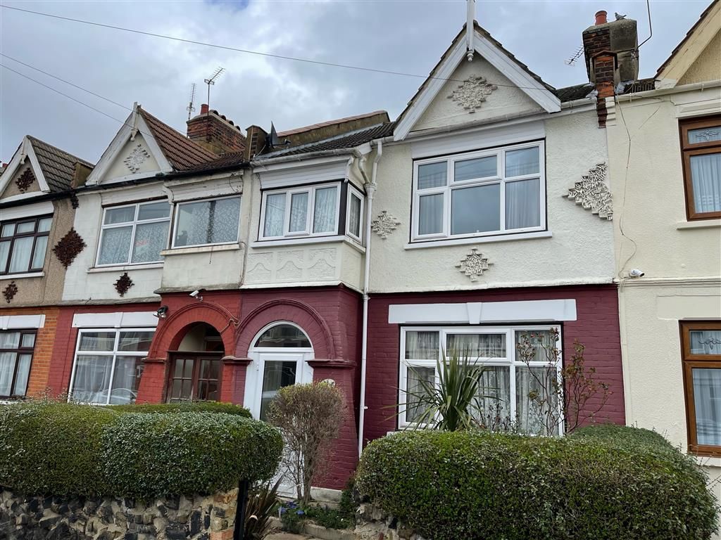 3 Bed Terraced House For Sale In Betchworth Road Seven Kings Ilford