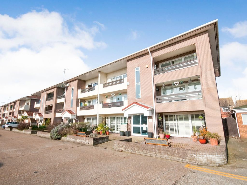 3 bed flat for sale in Viking Way, Eastbourne BN23 Zoopla