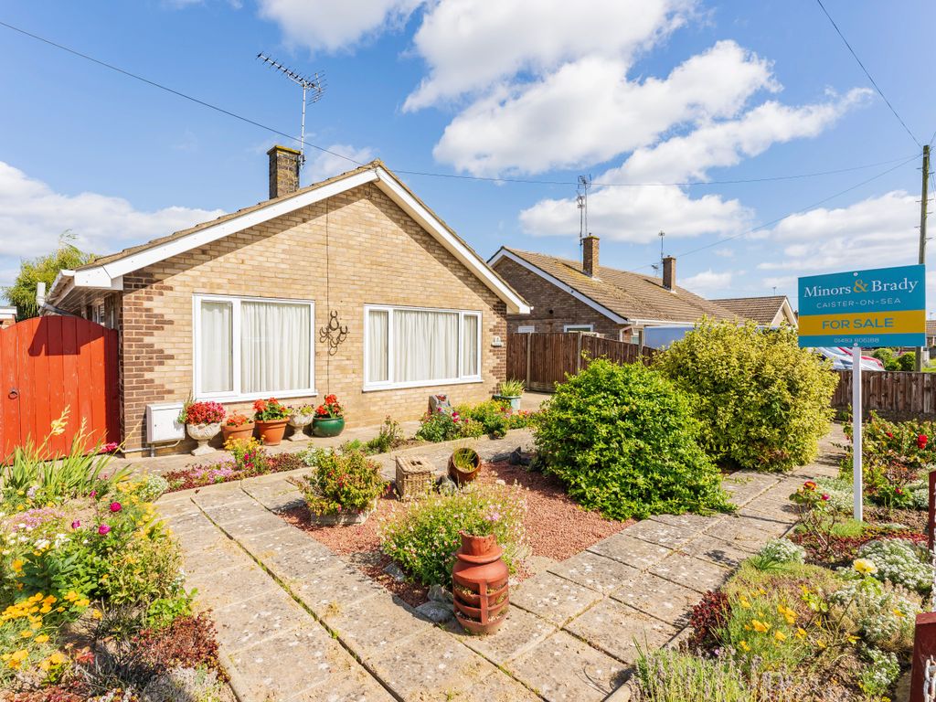 2 bed detached bungalow for sale in Reynolds Avenue, CaisterOnSea