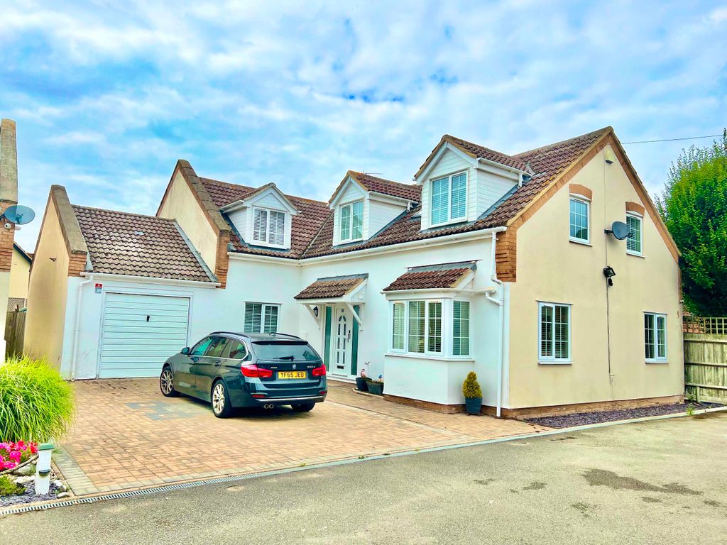 Room to rent in Bell Lane, Cotton End, Bedford MK45 Zoopla