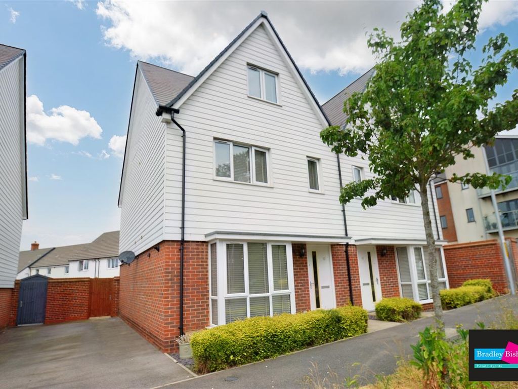 4 bed semidetached house for sale in James Ewart Avenue, Repton Park